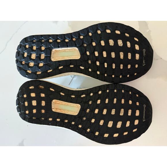 Adidas Women's Sz 7 Ultraboost 20 Primeblue Running Shoe FV8323 Dash Grey Mint - Picture 6 of 7